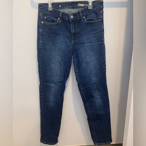 Gap jeans, 28r, low/midi rise